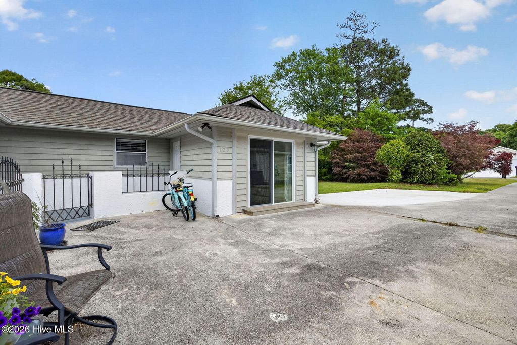 Photo of 129 Red Bird Lane, Hampstead, NC 28443 (MLS # 100570293)