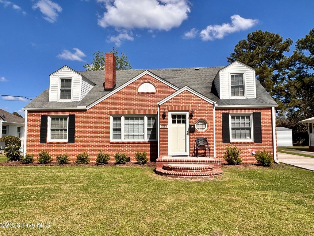 Photo of 612 Blaney Street, Clinton, NC 28328 (MLS # 100564068)