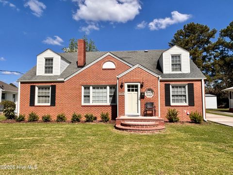 Homes For Sale - 612 Blaney Street<br/> Sampson County, Clinton, NC 28328