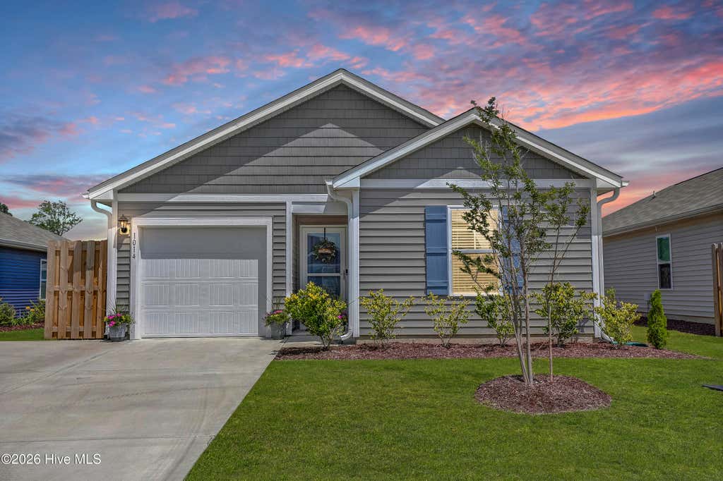 Photo of 1014 Course Lane, Surf City, NC 28455 (MLS # 100586272)