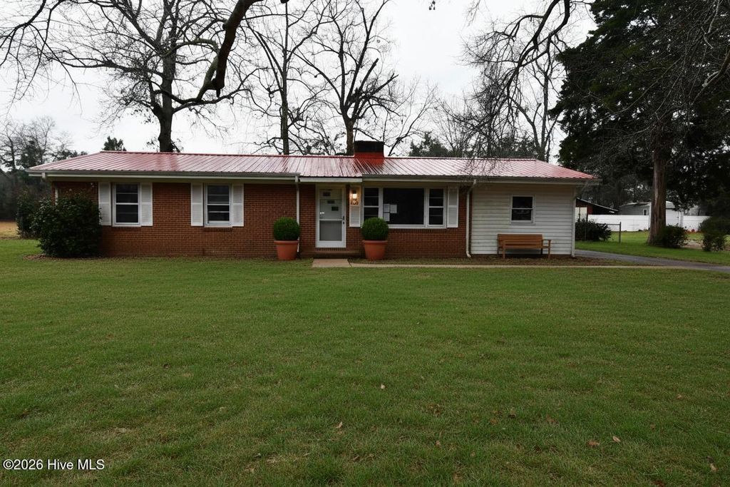 Photo of 1692 Murray Circle, Kinston, NC 28501 (MLS # 100549934)