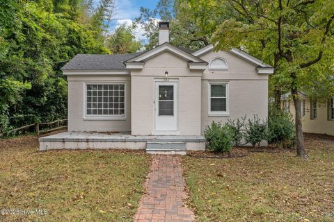 Photo of 102 S Pineview Avenue, Goldsboro, NC 27530 (MLS # 100568503)