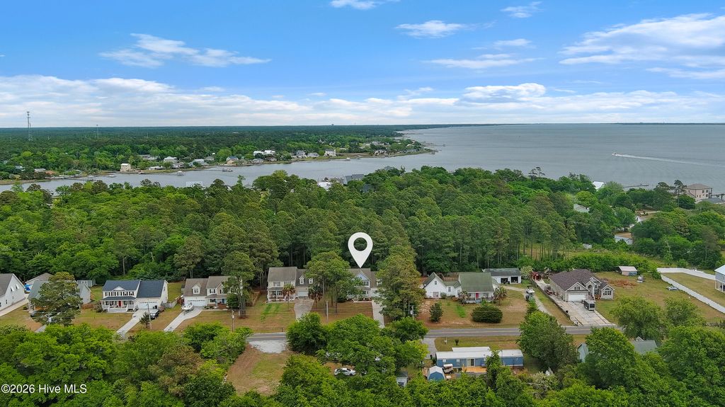 Photo of 526 Pearson Circle, Newport, NC 28570 (MLS # 100570928)