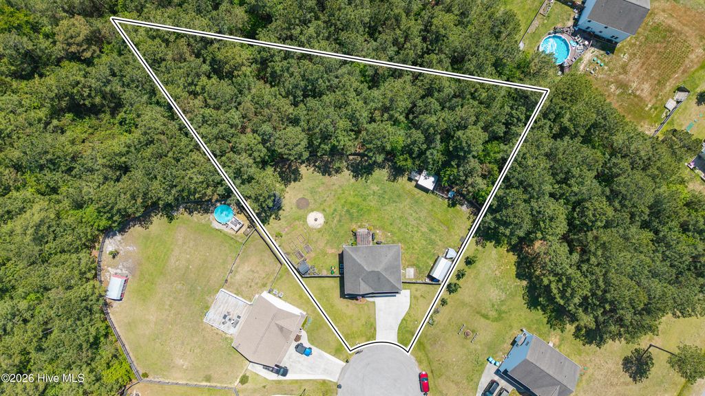 Photo of 302 Sunbeam Court, Richlands, NC 28574 (MLS # 100569622)