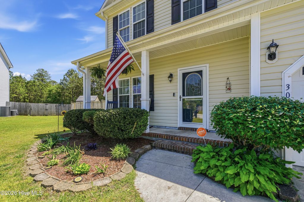 Photo of 302 Sunbeam Court, Richlands, NC 28574 (MLS # 100569622)