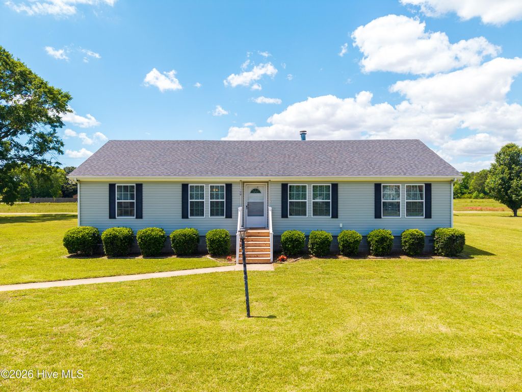 Photo of 100 W Adelaide Court, Elizabeth City, NC 27909 (MLS # 100573939)