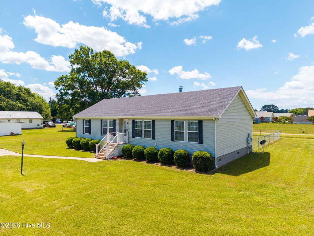 Photo of 100 W Adelaide Court, Elizabeth City, NC 27909 (MLS # 100573939)
