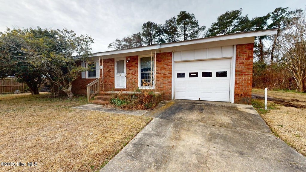 Photo of 30 Berkshire Drive, Jacksonville, NC 28546 (MLS # 100607515)