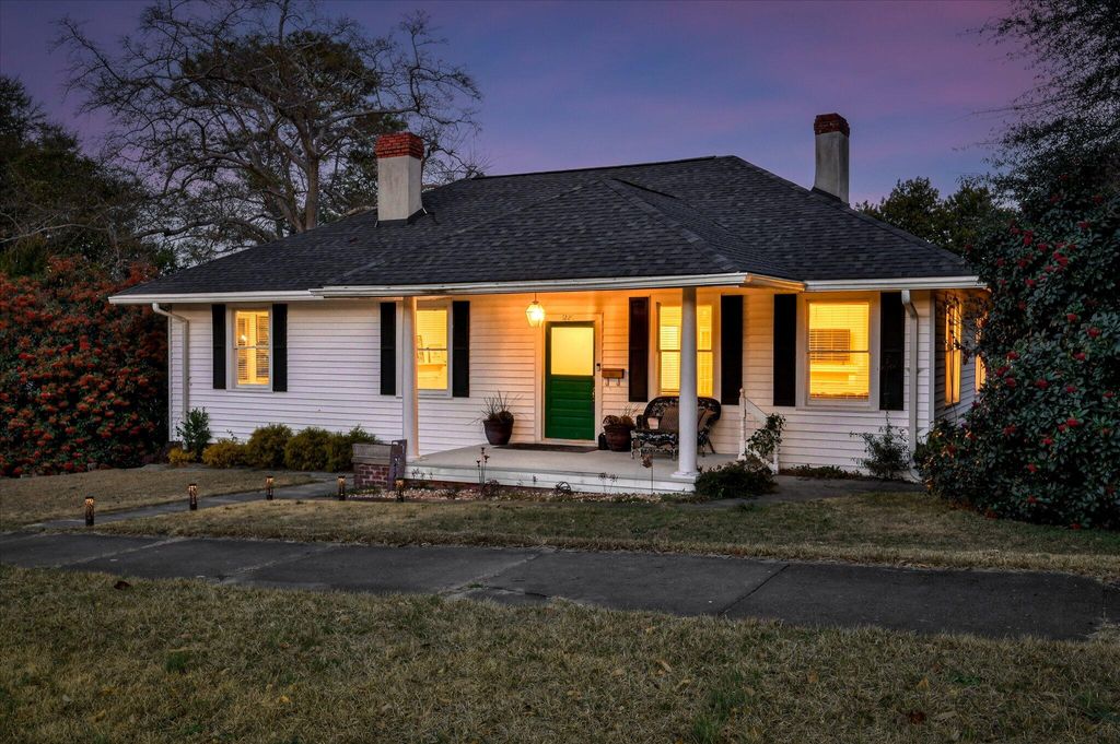 Photo of 1220 Hickman Road, Augusta, GA 30904 (MLS # 554544)