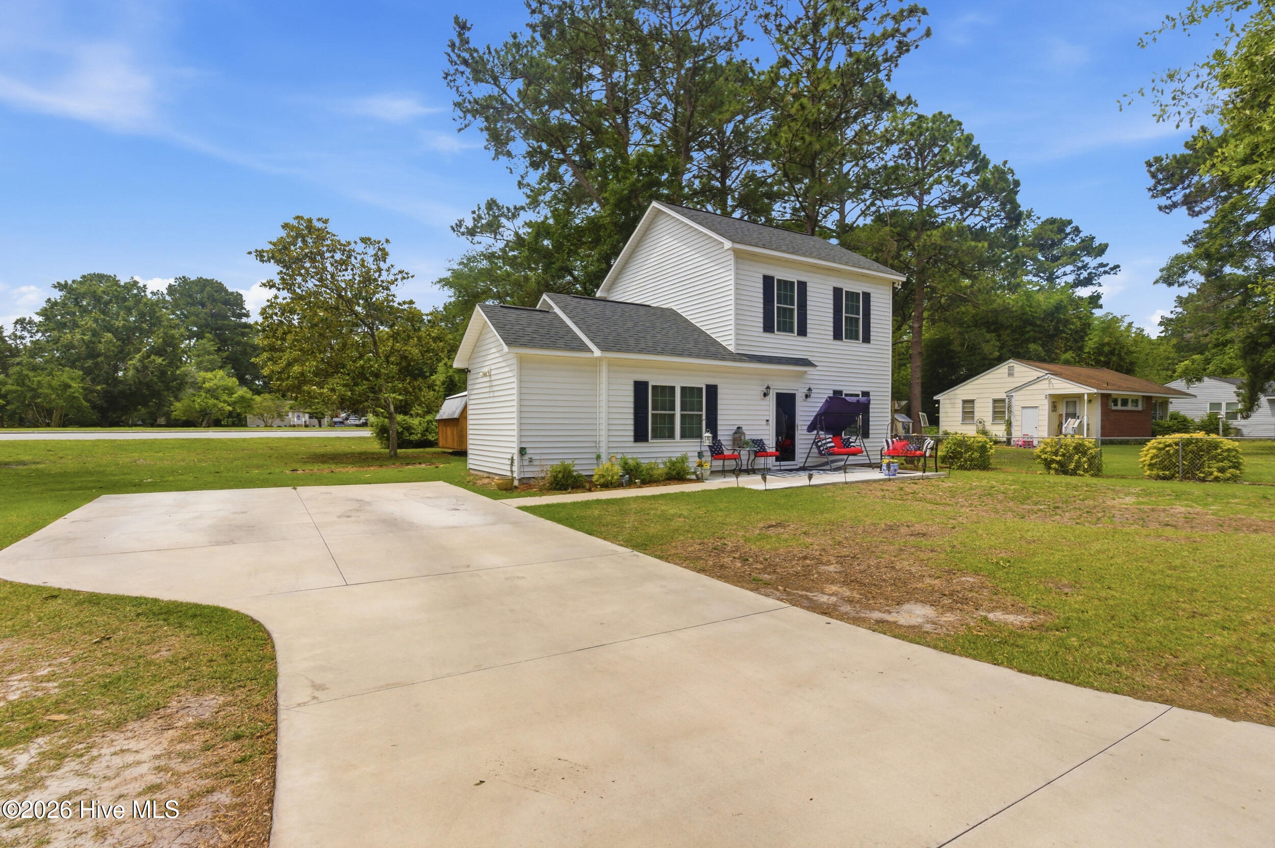 2105 Woodland Avenue