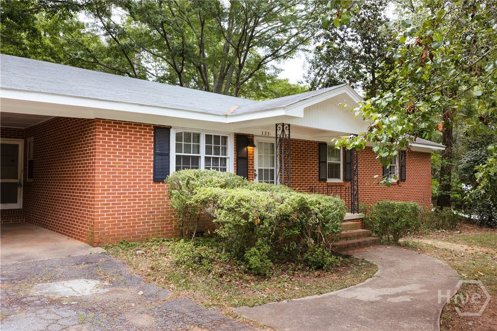 Photo of 135 Cavalier Court, Athens, GA 30606 (MLS # CL347265)