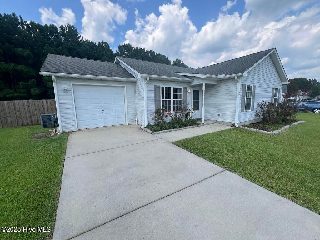 Photo of 206 Woodbine Terrace, Burgaw, NC 28425 (MLS # 100525737)