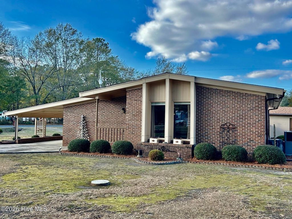 Photo of 19001 Old Wire Road, Laurel Hill, NC 28351 (MLS # 100549030)