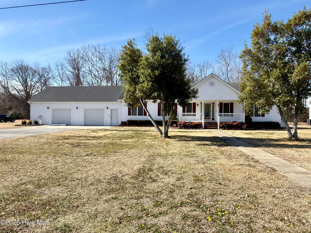 Photo of 1045 Mascot Lane, Williamston, NC 27892 (MLS # 100555166)