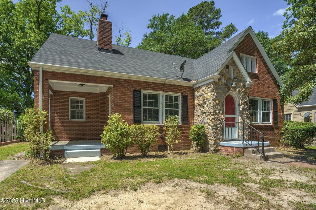 Photo of 945 Sycamore Street, Rocky Mount, NC 27801 (MLS # 100485205)