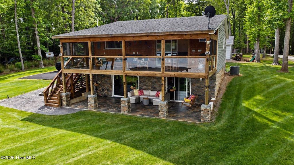 Photo of 118 Paradise Point, Macon, NC 27551 (MLS # 100569985)