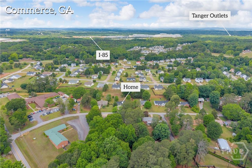 Photo of 89 Chanticleer Road, Commerce, GA 30529 (MLS # CL355822)