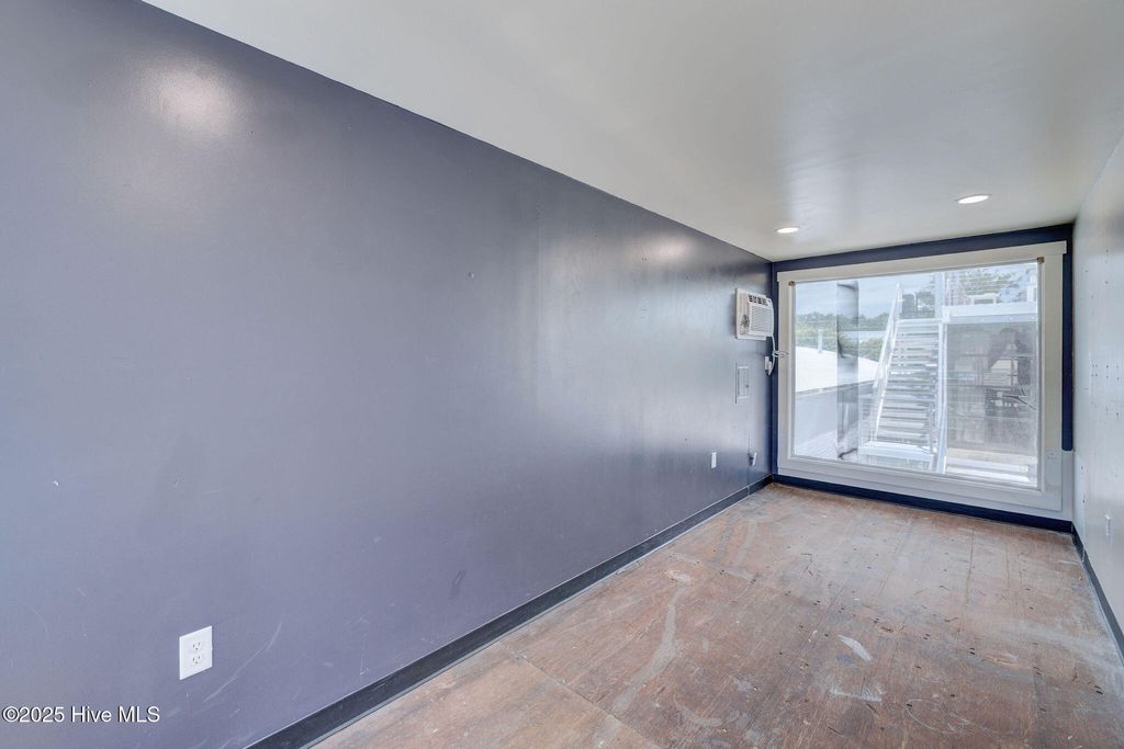 Photo of 708 S 17th Street #201, Wilmington, NC 28401 (MLS # 100546896)