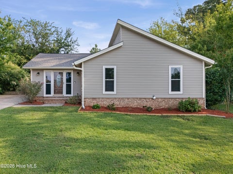 Photo of 309 E Wynngate Drive E, Martinez, GA 30907 (MLS # 100604393)