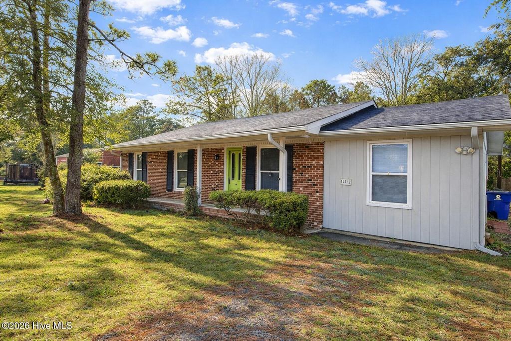 Photo of 161 Willetts Drive, Southport, NC 28461 (MLS # 100548641)