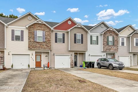 Townhouse For Sale - 319 Cedar Island Trail<br/> Onslow County, Holly Ridge, NC 28445