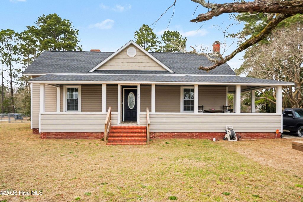 Photo of 423 E Edinborough Avenue, Raeford, NC 28376 (MLS # 100560740)