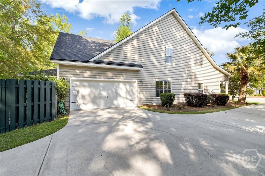 Photo of 120 Golden Rod Loop, Richmond Hill, GA 31324 (MLS # SA352711)