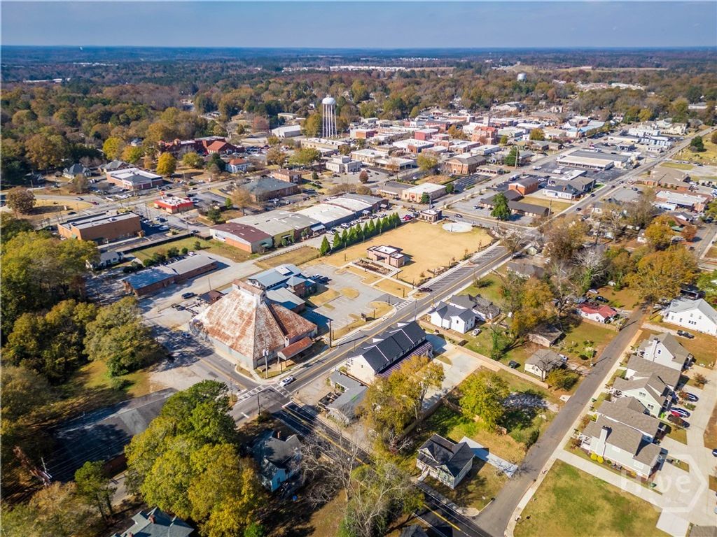 Photo of 307 Davis Street, Monroe, GA 30655 (MLS # CL345291)