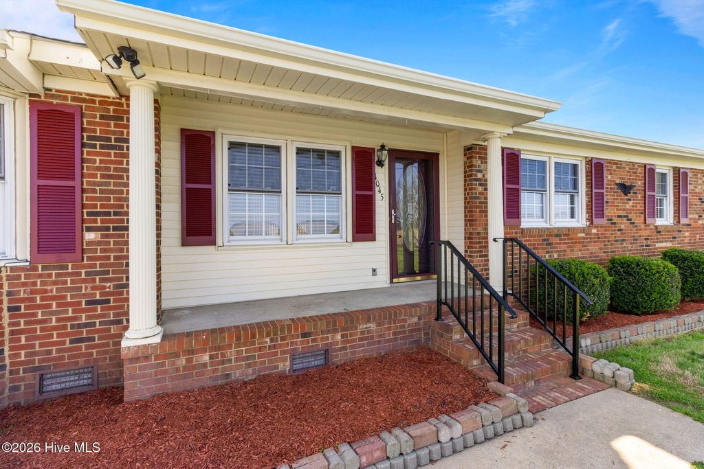 Photo of 1045 Simpson Ditch Road, Elizabeth City, NC 27909 (MLS # 100562793)