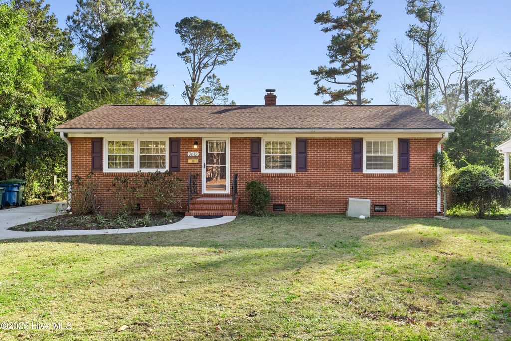 Photo of 2612 Princess Place Drive, Wilmington, NC 28405 (MLS # 100544928)