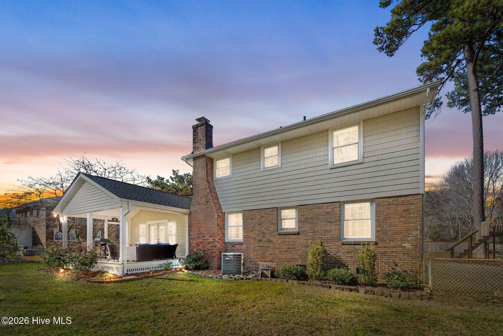 Photo of 209 Cambridge Court, Jacksonville, NC 28546 (MLS # 100547741)