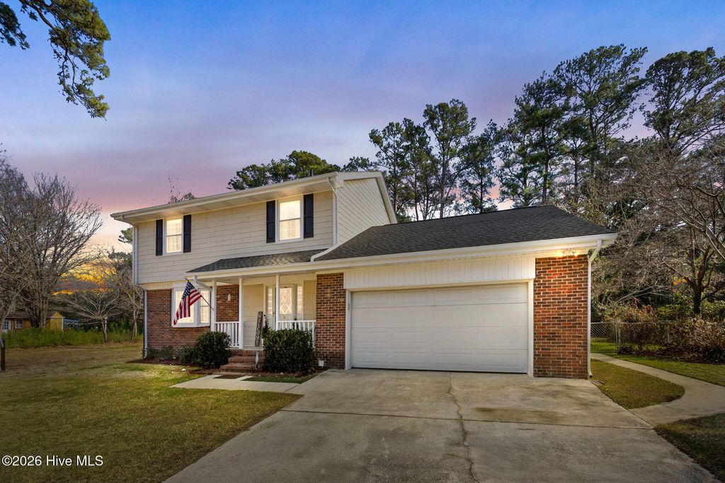 Photo of 209 Cambridge Court, Jacksonville, NC 28546 (MLS # 100547741)