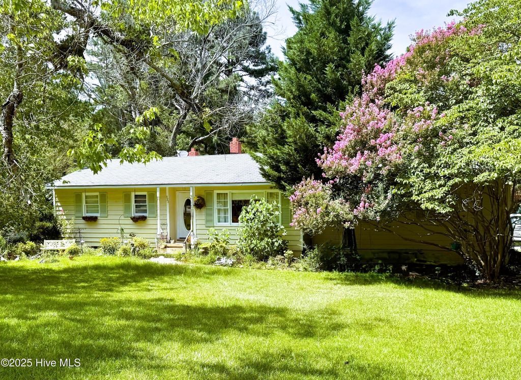 Photo of 320 Aiken Road, Southern Pines, NC 28387 (MLS # 100525485)