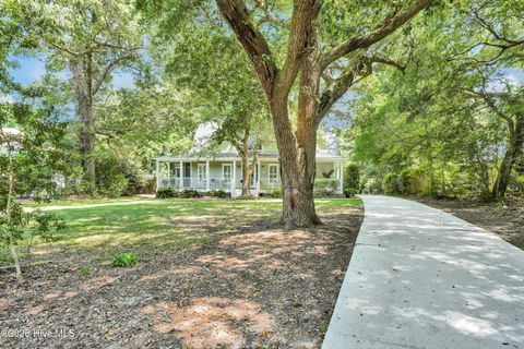 Photo of 220 Shearwater Drive, Hampstead, NC 28443 (MLS # 100576485)
