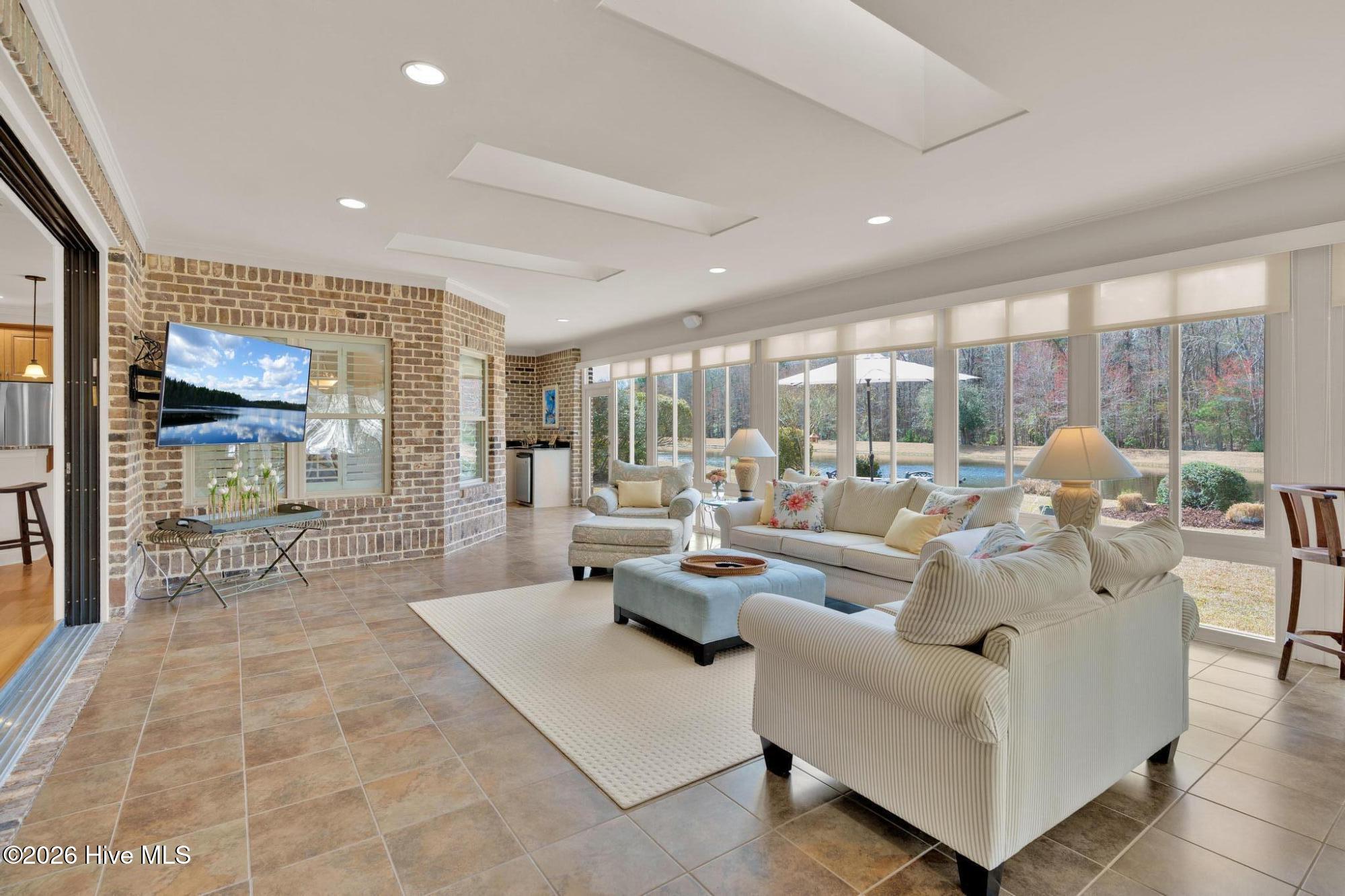 1092 Leesburg Drive