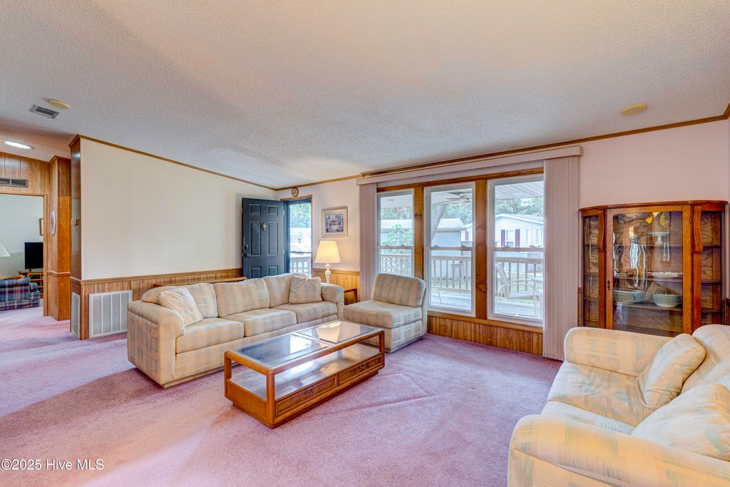 Photo of 609 Outrigger Court, Hampstead, NC 28443 (MLS # 100532142)