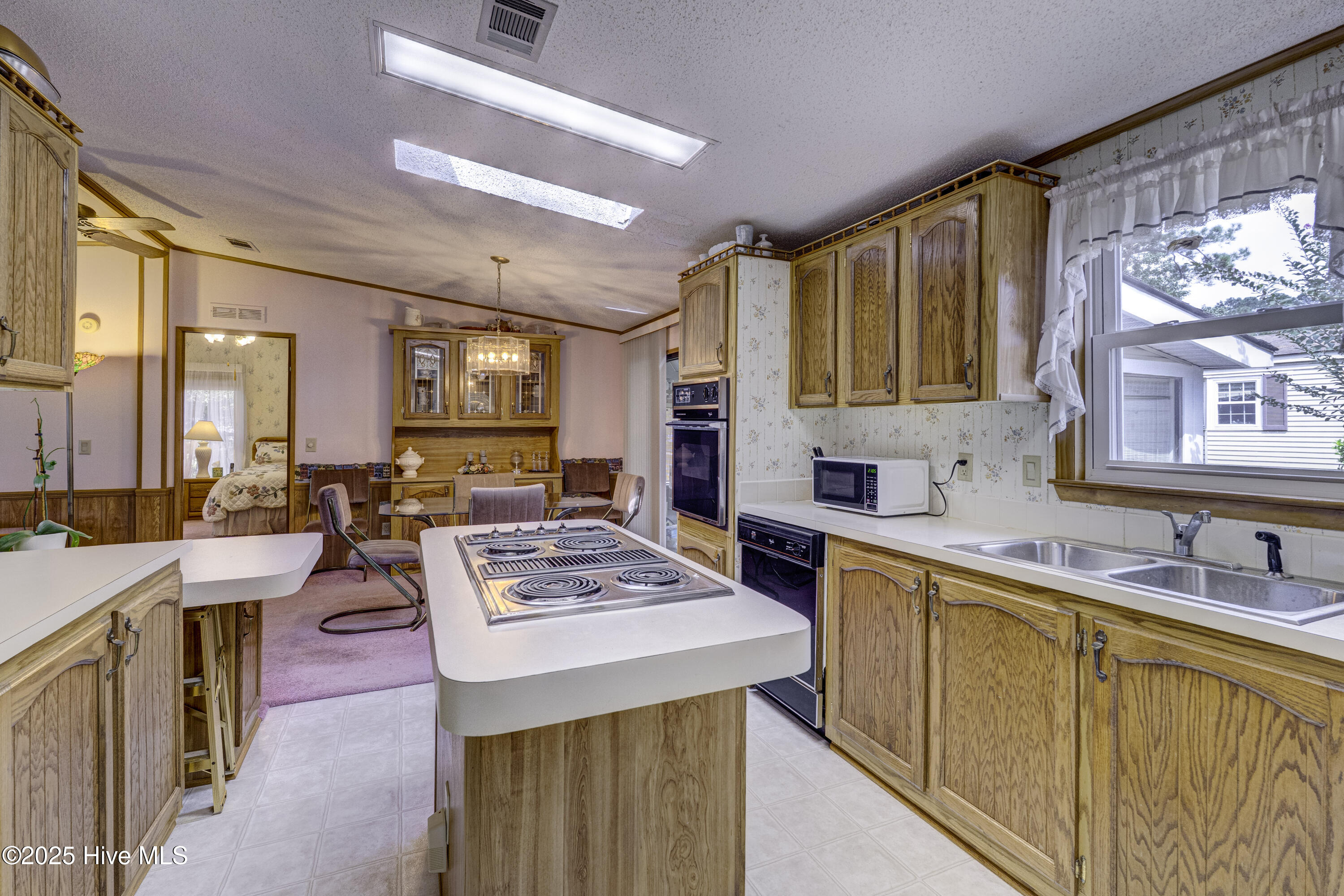 Hampstead, North Carolina 28443, United States, 3 Bedrooms Bedrooms, ,2 BathroomsBathrooms,Residential,Active,255994