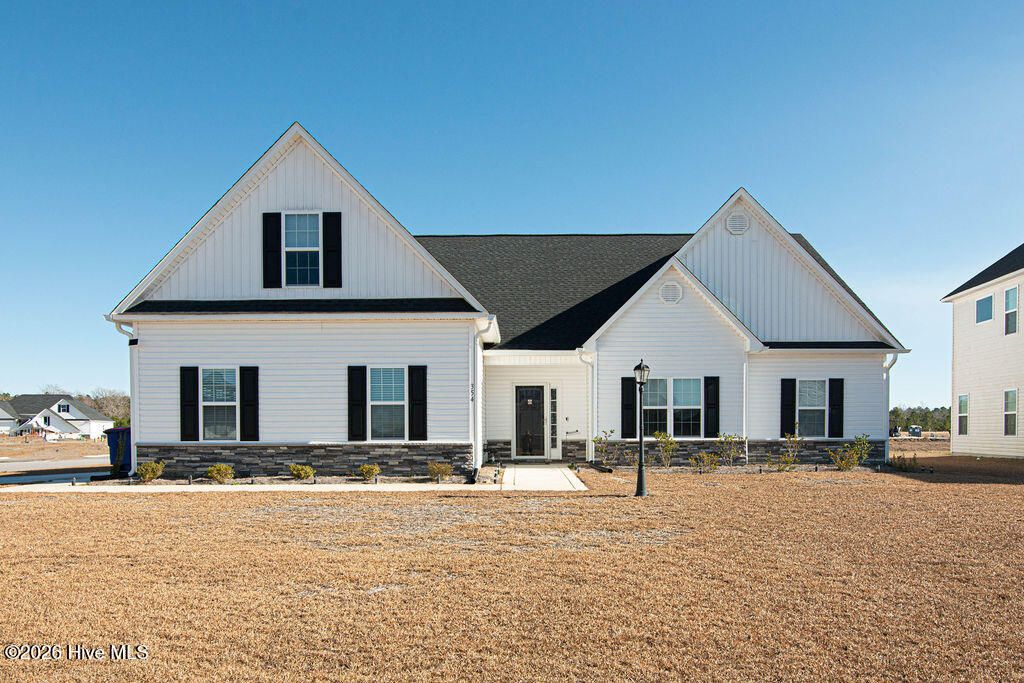 Photo of 354 Black Hawk Drive, Jacksonville, NC 28546 (MLS # 100549970)