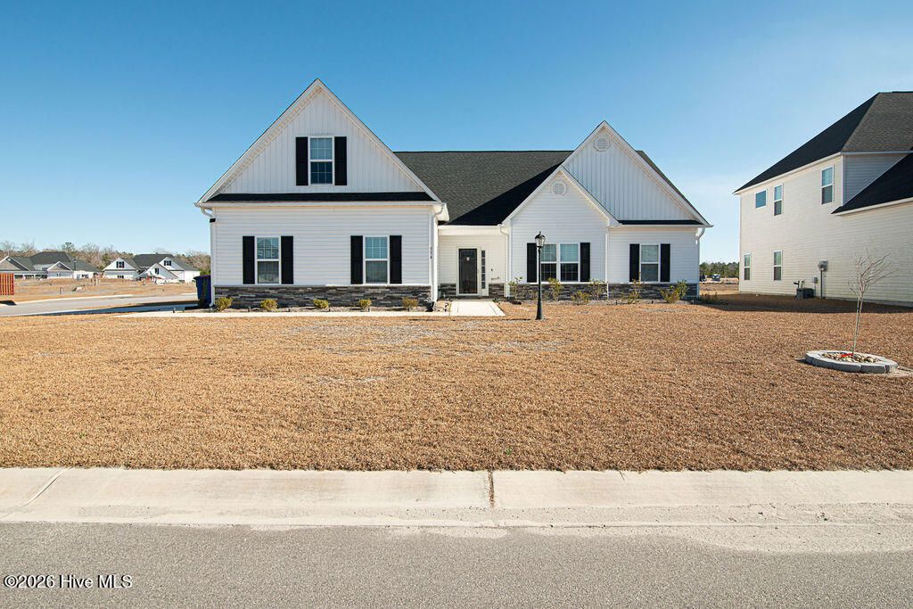 Photo of 354 Black Hawk Drive, Jacksonville, NC 28546 (MLS # 100549970)