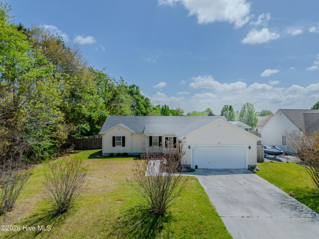 Photo of 126 Forest Bluff Drive, Jacksonville, NC 28540 (MLS # 100567742)