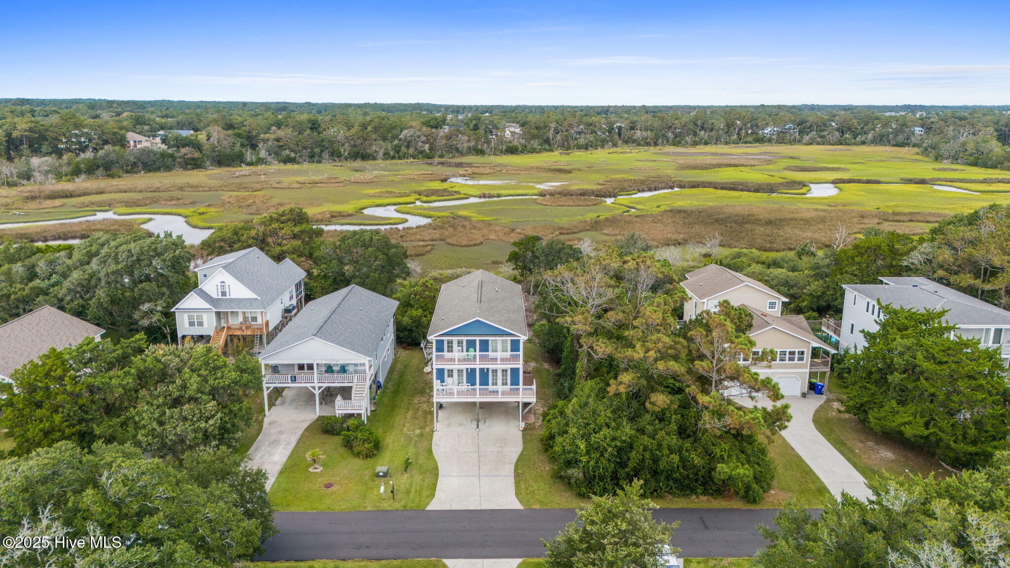 2216 E Pelican Drive