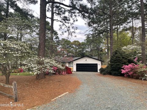 Homes For Rent - 27 Par Drive<br/> Whispering Pines, NC 28327