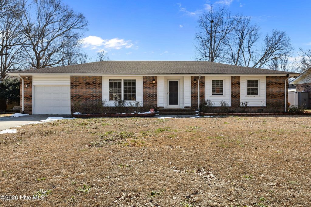 Photo of 107 Estate Drive, Jacksonville, NC 28540 (MLS # 100553849)