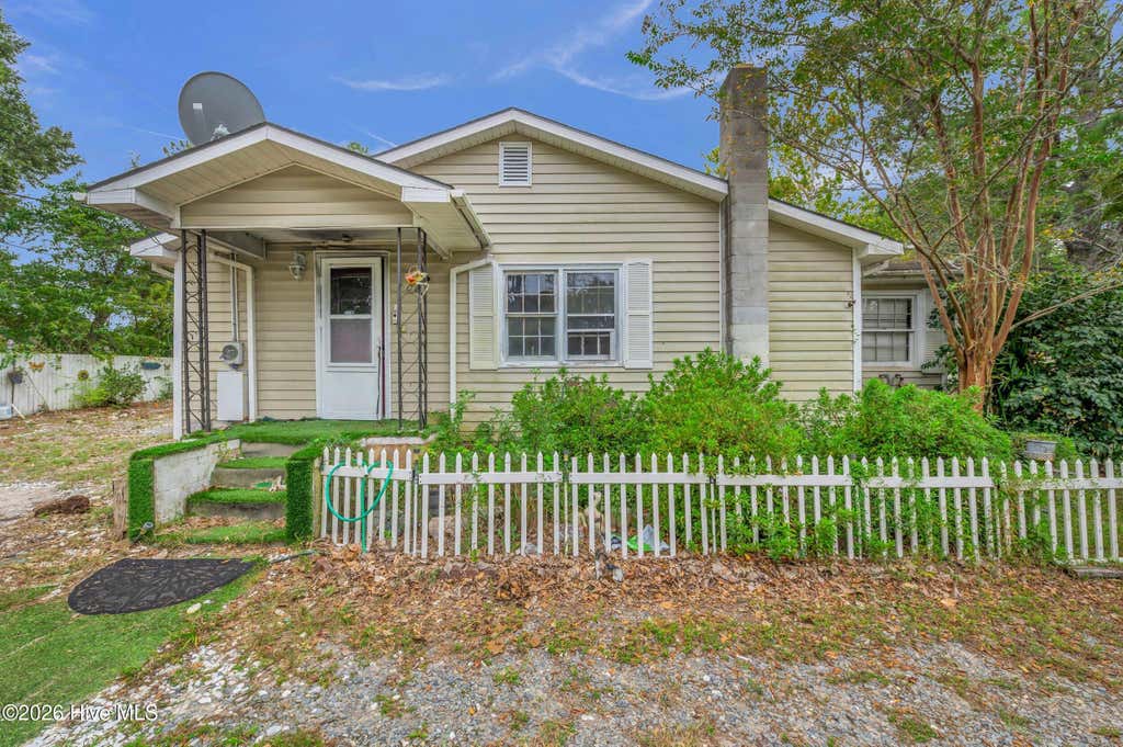 Photo of 100 Williams Love Grove Ch Road, Hampstead, NC 28443 (MLS # 100583526)