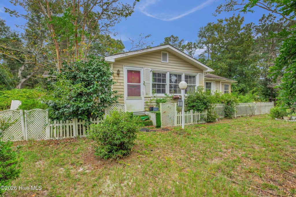 Photo of 100 Williams Love Grove Ch Road, Hampstead, NC 28443 (MLS # 100583526)