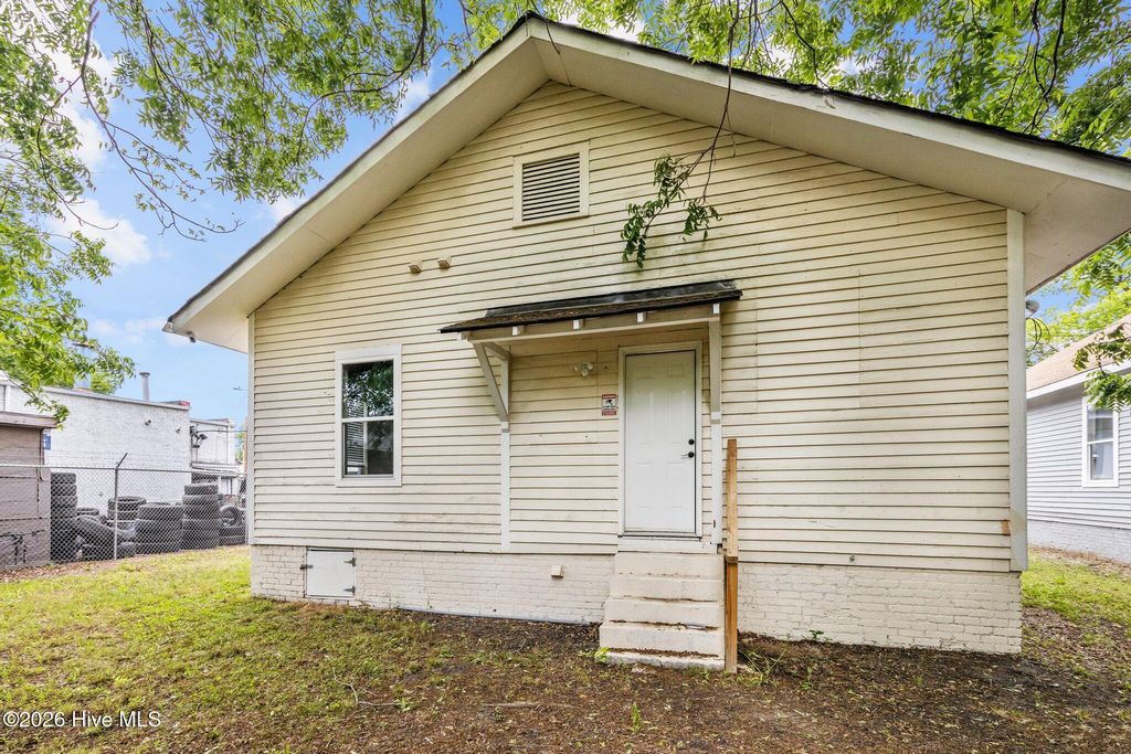 Photo of 106 Ridgeway Street, Greenville, NC 27834 (MLS # 100557886)