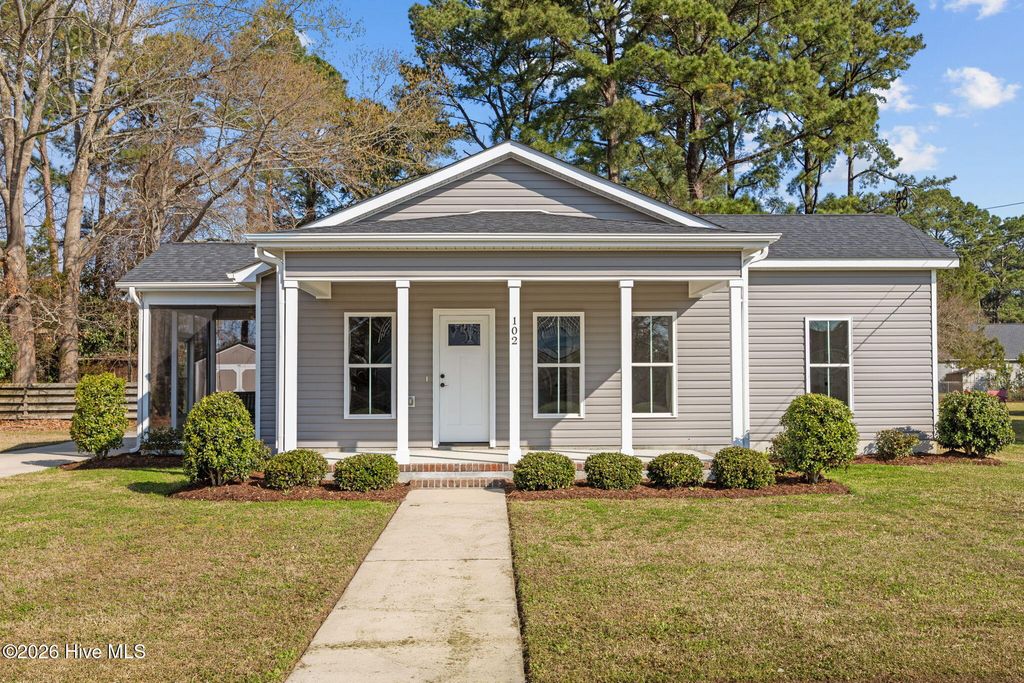 Photo of 102 E Purvis Street, Robersonville, NC 27871 (MLS # 100559724)