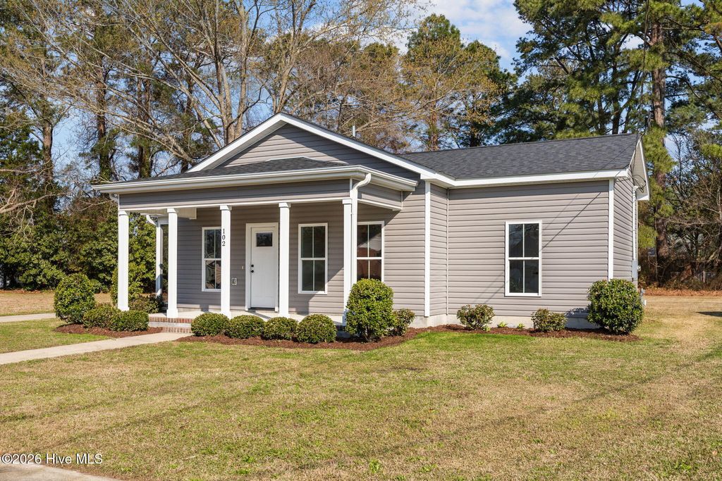 Photo of 102 E Purvis Street, Robersonville, NC 27871 (MLS # 100559724)