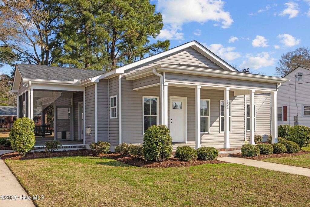 Photo of 102 E Purvis Street, Robersonville, NC 27871 (MLS # 100559724)