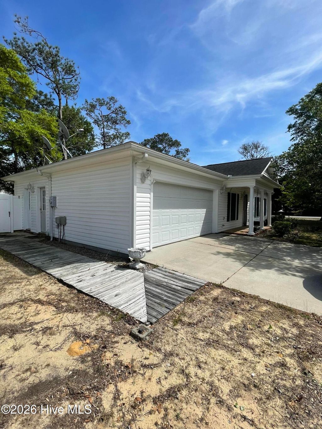 Photo of 1508 W Oak Island Drive, Oak Island, NC 28465 (MLS # 100567573)